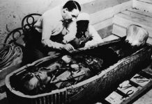 1923: King Tut’s Tomb Unsealed